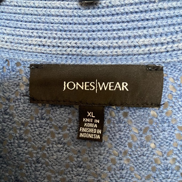 Top - Picture 2 of 2